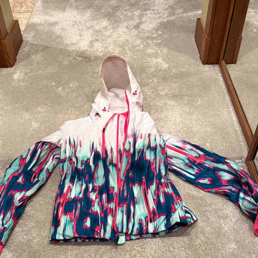 Women’s Spyder ski coat. Size 12